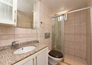 Трехкомнатная квартира с мебелью в районе Джикджилли