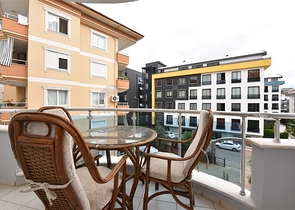 Трехкомнатная квартира с мебелью в районе Джикджилли