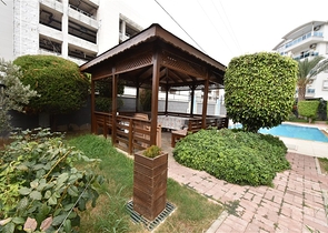 Трехкомнатная квартира с мебелью в районе Джикджилли