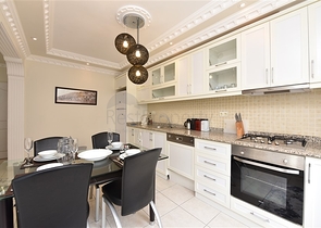 Трехкомнатная квартира с мебелью в районе Джикджилли