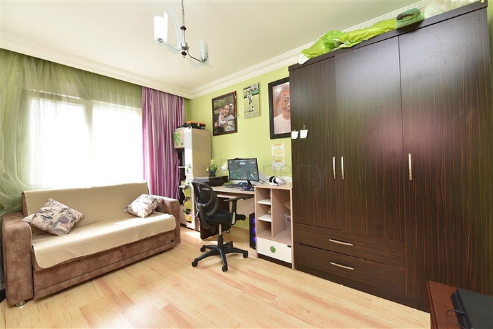 Квартира 3+1 рядом с морем в центре Алании