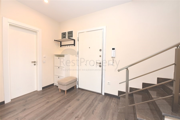 Меблированный пентхаус планировкой 2+1 в Обе