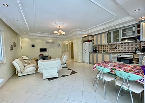 Трехкомнатная квартира в районе Махмутлар