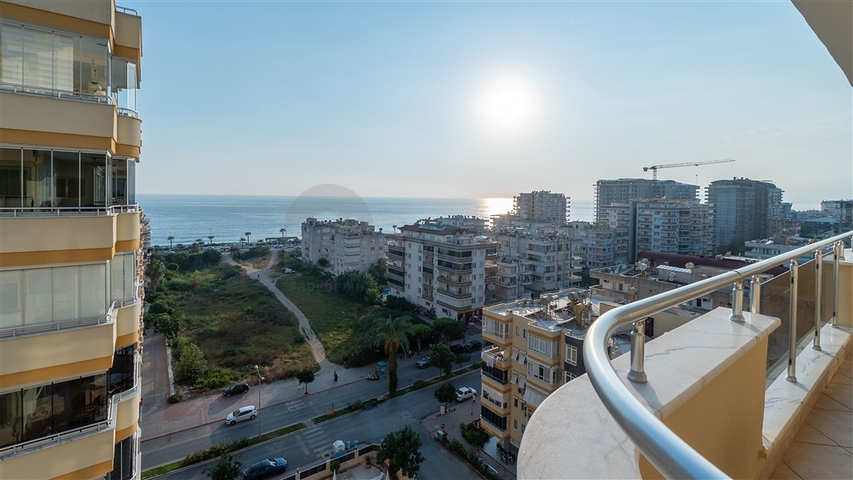 Трёхкомнатная квартира в районе Махмутлар в 200 м от моря