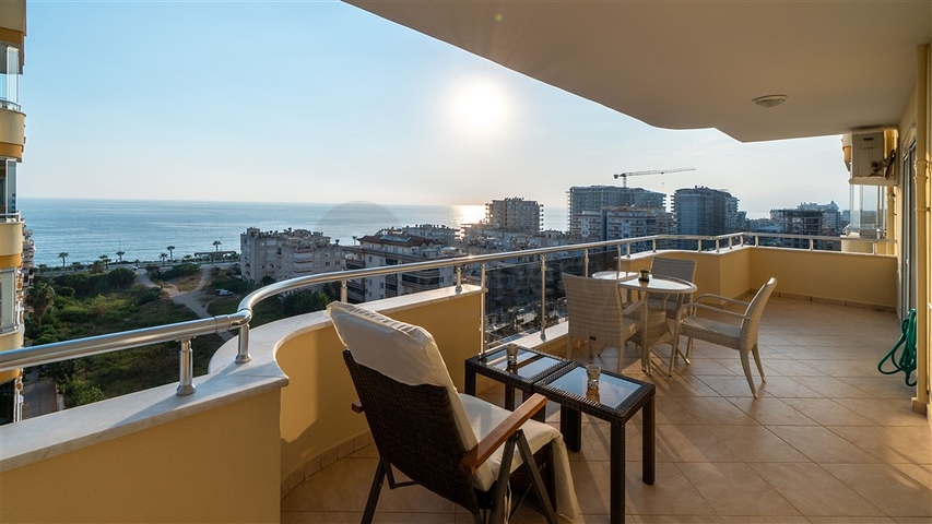 Трёхкомнатная квартира в районе Махмутлар в 200 м от моря