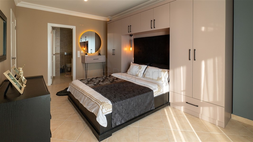 Трёхкомнатная квартира в районе Махмутлар в 200 м от моря