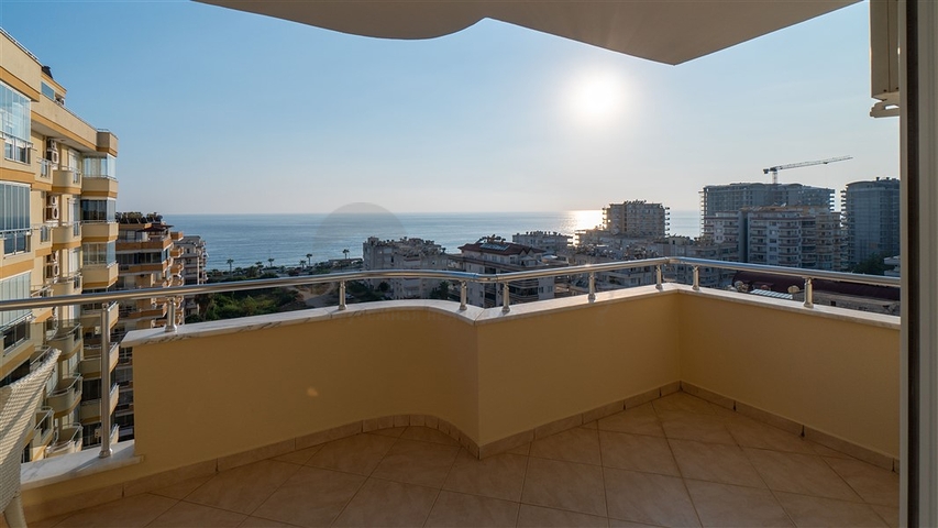 Трёхкомнатная квартира в районе Махмутлар в 200 м от моря