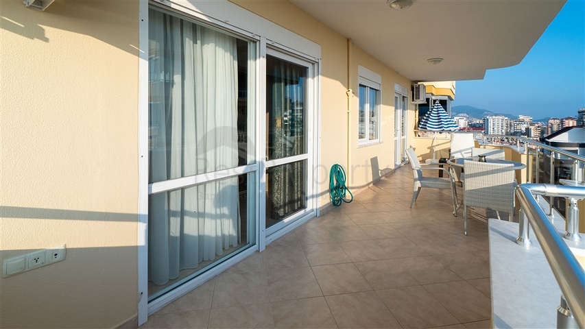 Трёхкомнатная квартира в районе Махмутлар в 200 м от моря