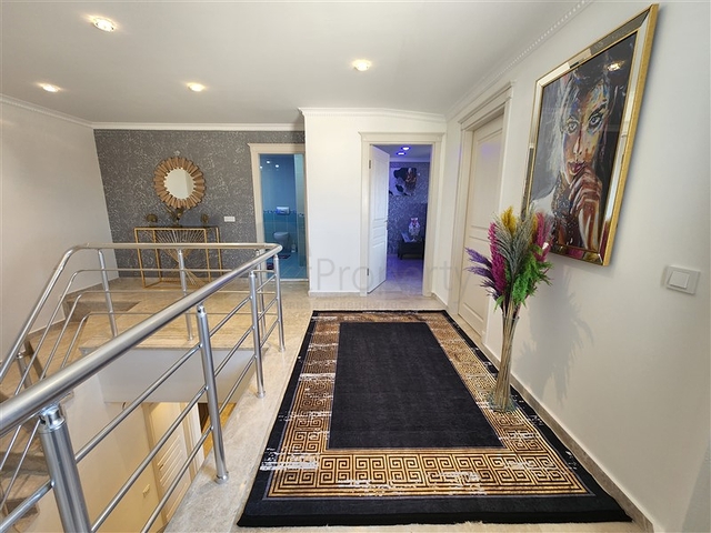 Роскошный пентхаус 4+1 в районе Оба