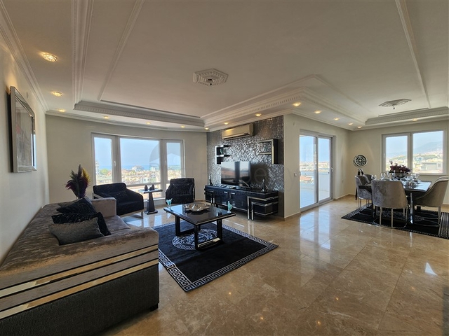 Роскошный пентхаус 4+1 в районе Оба