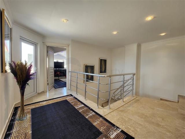 Роскошный пентхаус 4+1 в районе Оба