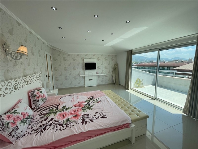 Просторный пентхаус в районе Кестель