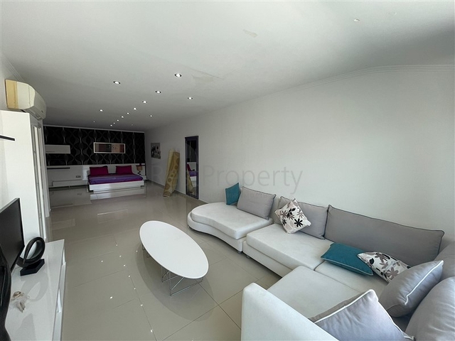 Просторный пентхаус в районе Кестель