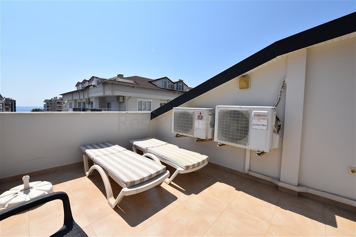 Просторный пентхаус  4+1 в 5 минутах до моря