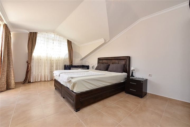 Просторный пентхаус  4+1 в 5 минутах до моря