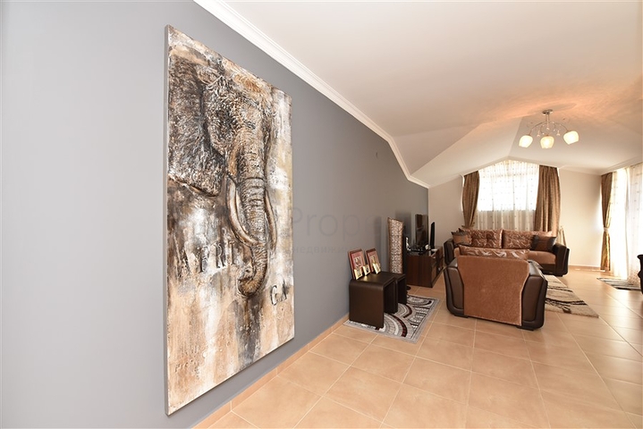 Просторный пентхаус  4+1 в 5 минутах до моря