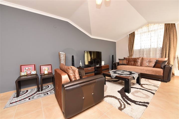 Просторный пентхаус  4+1 в 5 минутах до моря