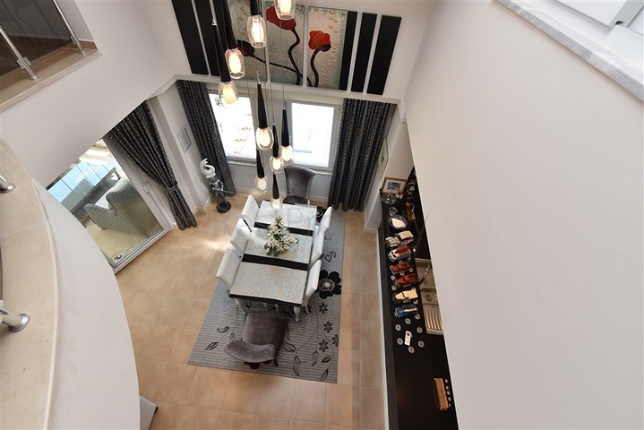 Просторный пентхаус  4+1 в 5 минутах до моря