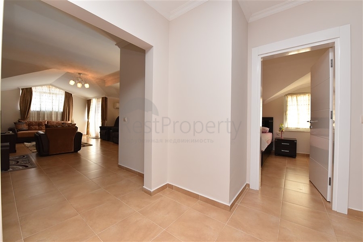 Просторный пентхаус  4+1 в 5 минутах до моря