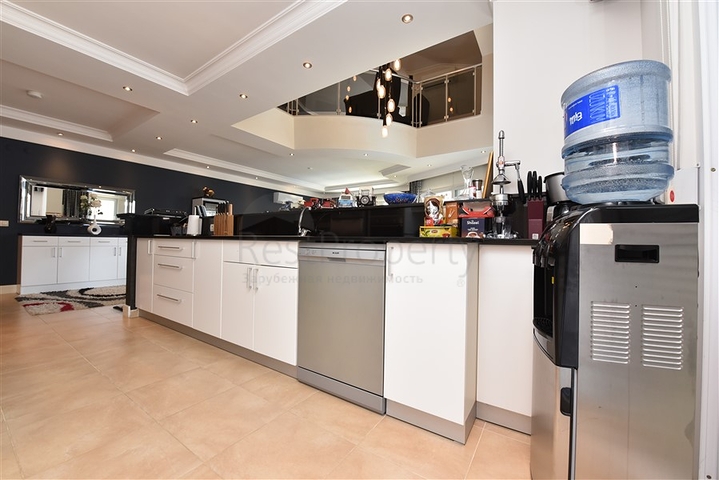 Просторный пентхаус  4+1 в 5 минутах до моря