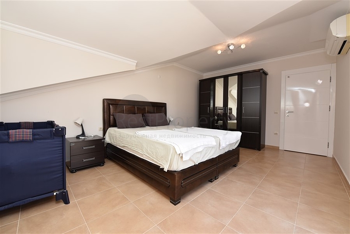 Просторный пентхаус  4+1 в 5 минутах до моря