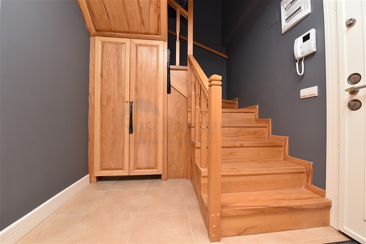 Просторный пентхаус  4+1 в 5 минутах до моря