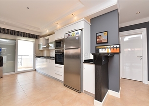 Просторный пентхаус  4+1 в 5 минутах до моря