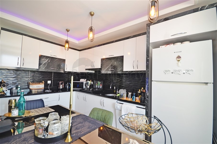 Двухуровневый пентхаус с видом на море в районе Демирташ