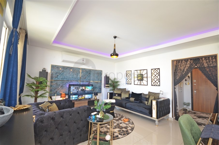 Двухуровневый пентхаус с видом на море в районе Демирташ