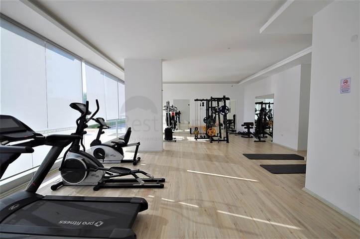 Двухуровневый пентхаус с видом на море в районе Демирташ