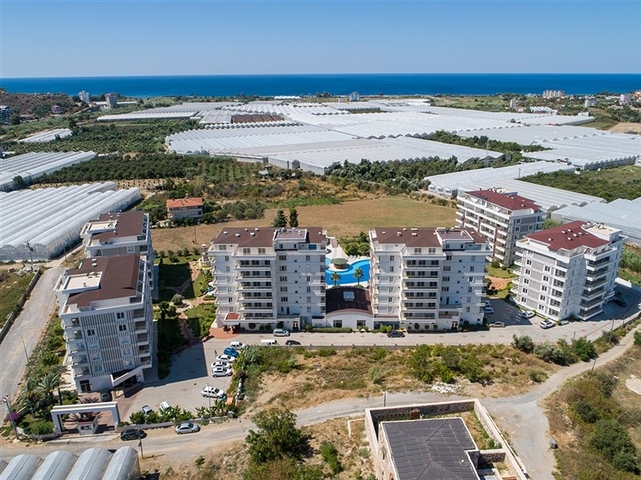 Двухуровневый пентхаус с видом на море в районе Демирташ