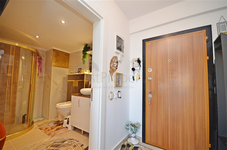 Двухуровневый пентхаус с видом на море в районе Демирташ