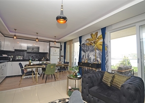 Двухуровневый пентхаус с видом на море в районе Демирташ