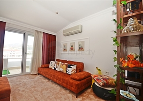 Двухуровневый пентхаус с видом на море в районе Демирташ