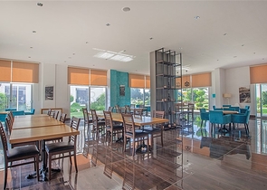 Двухуровневый пентхаус с видом на море в районе Демирташ