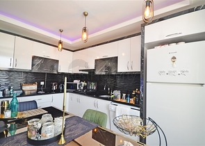 Двухуровневый пентхаус с видом на море в районе Демирташ