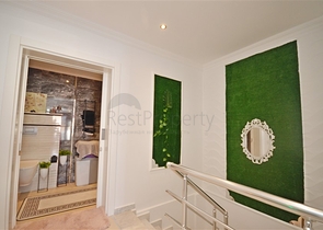 Двухуровневый пентхаус с видом на море в районе Демирташ