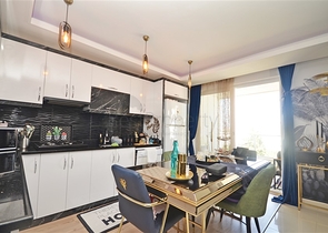 Двухуровневый пентхаус с видом на море в районе Демирташ