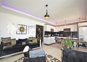 Двухуровневый пентхаус с видом на море в районе Демирташ