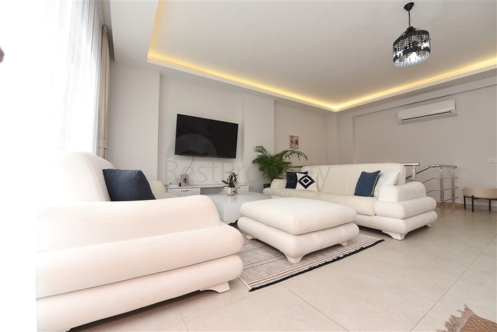 Просторная квартира-дуплекс в элитном районе Каргыджак