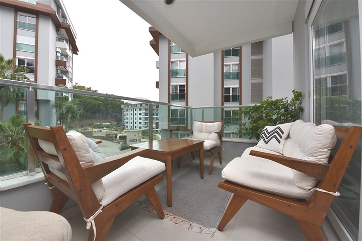 Просторная квартира-дуплекс в элитном районе Каргыджак