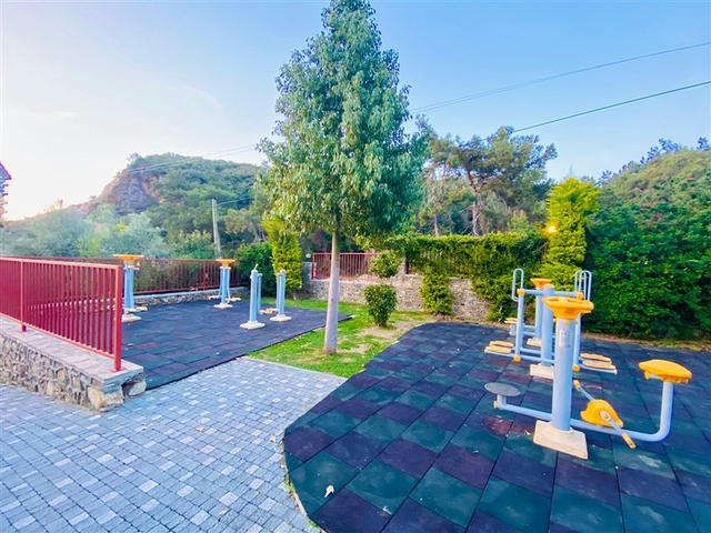 Просторная квартира-дуплекс в элитном районе Каргыджак