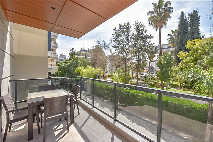 Трехкомнатная квартира в аренду в 300 метрах от пляжа Клеопатра