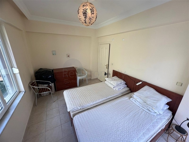 Просторная двухкомнатная квартира на Клеопатре 