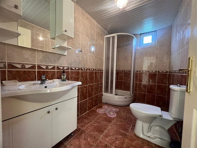 Просторная двухкомнатная квартира на Клеопатре 