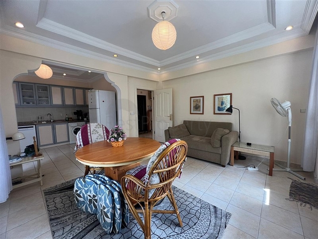 Просторная двухкомнатная квартира на Клеопатре 