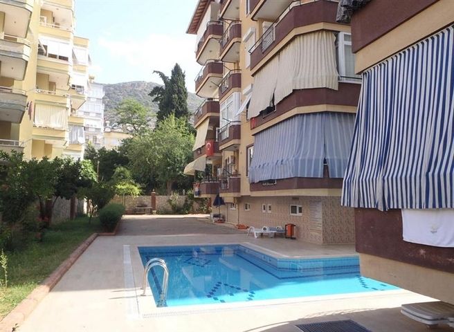 Просторная двухкомнатная квартира на Клеопатре 