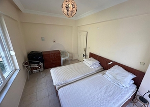 Просторная двухкомнатная квартира на Клеопатре 