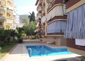 Просторная двухкомнатная квартира на Клеопатре 