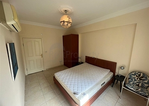 Просторная двухкомнатная квартира на Клеопатре 